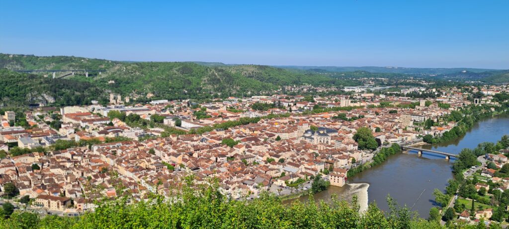 Vue sur une ville tarnaise